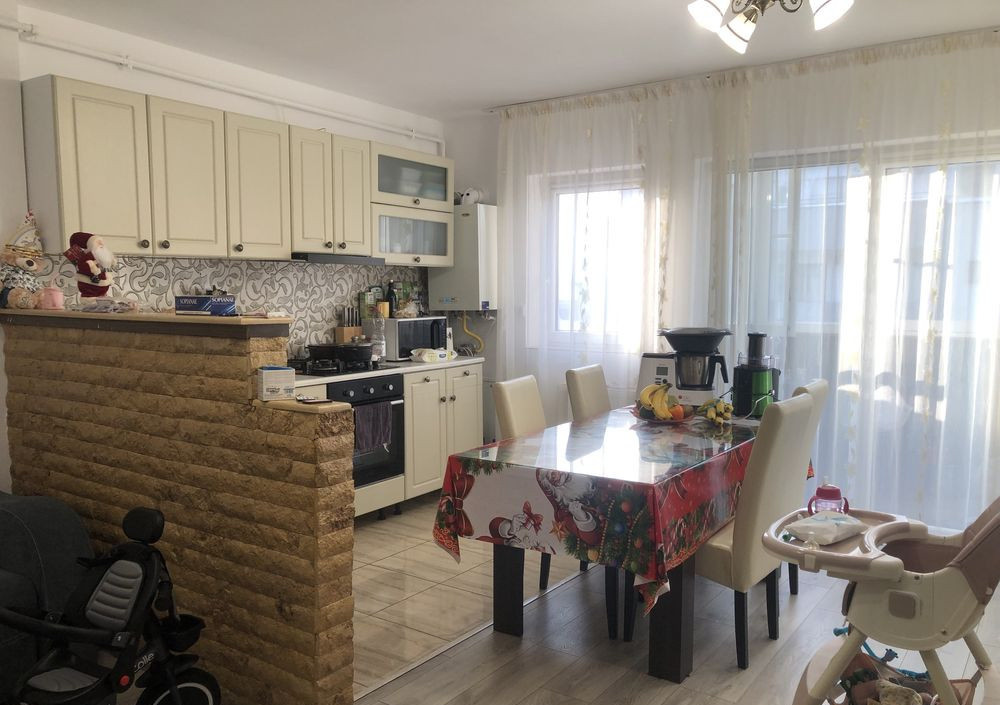Apartament de 2 Camere, 54mp, Etaj Intermediar, Zona Urusagului