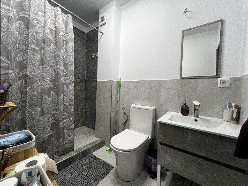 Apartament de 2 camere, 46 mp, parcare, zona Parcului Poligon