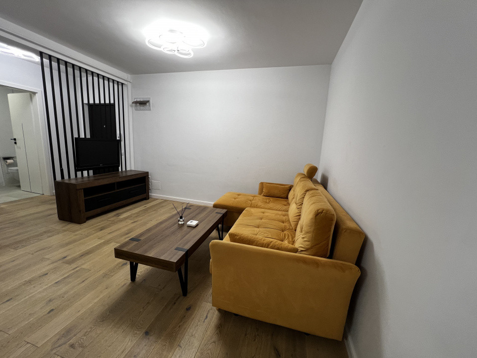 Apartament de 2 camere, 43 mp, parcare, zona Eroilor