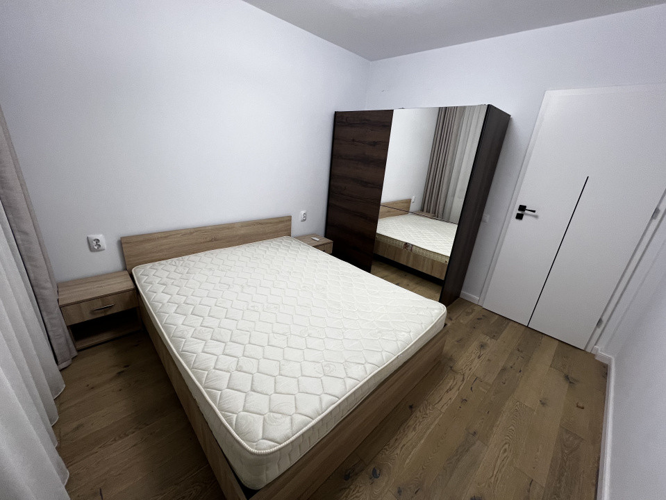 Apartament de 2 camere, 43 mp, parcare, zona Eroilor