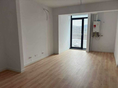 Apartament de 2 camere, finisat, 49 mp, parcare, zona Vivo