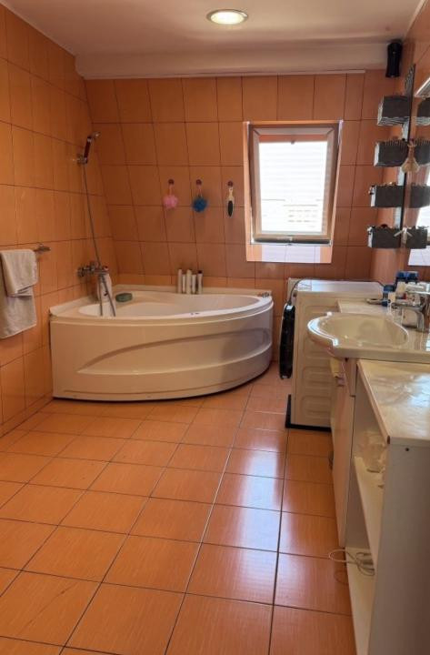 Apartament de 3 camere, 89 mp, parcare, Muzeul Apei
