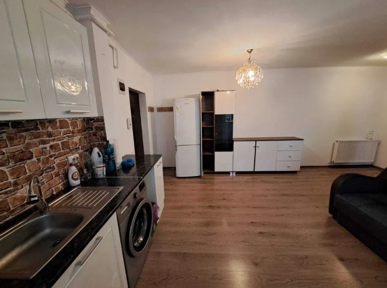 Apartament de 2 camere, ideal pt investitie, 42 mp, str Sesul de sus