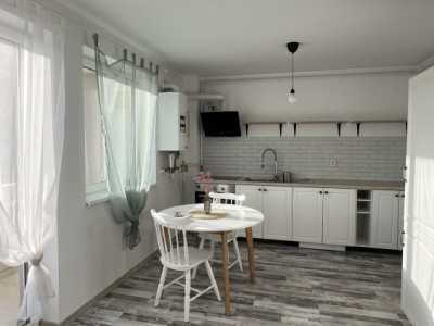 Apartament de 2 camere, 47 mp, parcare, zona Cetatii