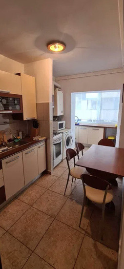 Apartament de 2 camere decomandate, 60 mp, parcare, str Florilor