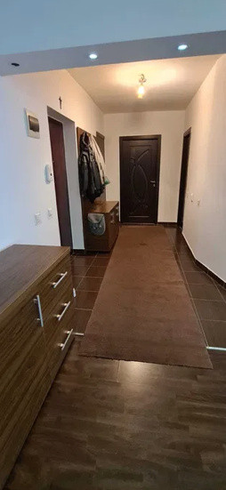 Apartament de 2 camere decomandate, 60 mp, parcare, str Florilor