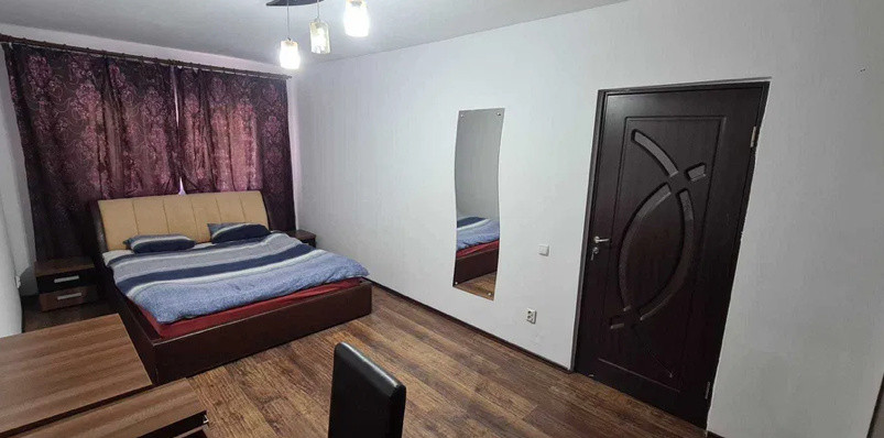 Apartament de 2 camere decomandate, 60 mp, parcare, str Florilor