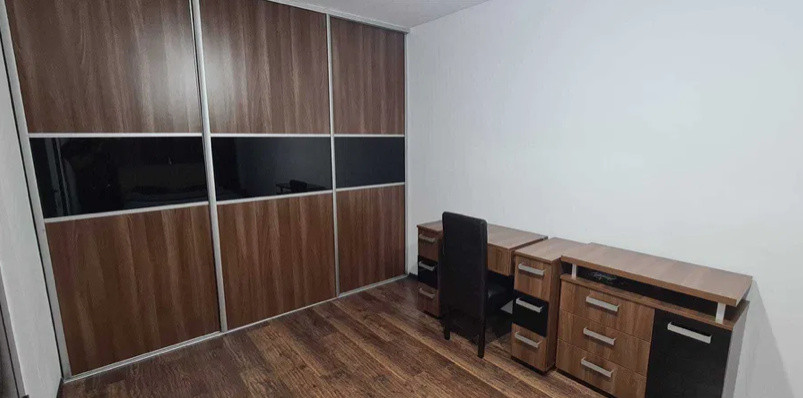 Apartament de 2 camere decomandate, 60 mp, parcare, str Florilor