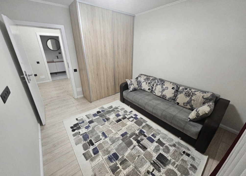 Apartament de 3 camere, 59 mp, 28 mp terasa, parcare, zona Eroilor