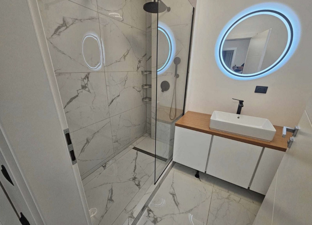 Apartament de 3 camere, 59 mp, 28 mp terasa, parcare, zona Eroilor