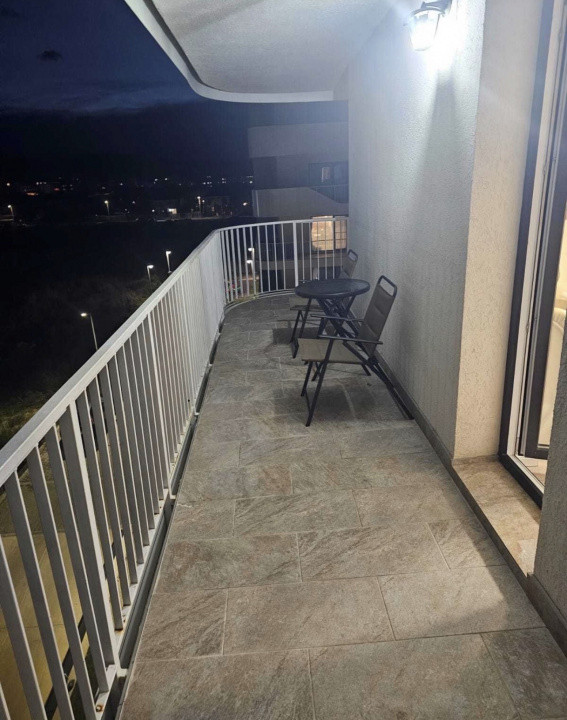 Apartament de 3 camere, 59 mp, 28 mp terasa, parcare, zona Eroilor