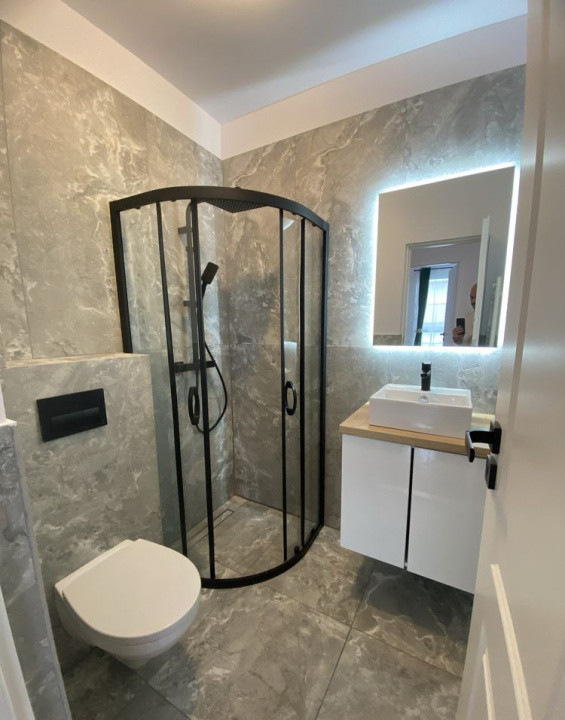 Apartament de 2 camere, 40 mp, parcare, zona Catanelor