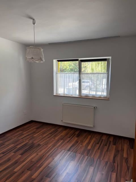 Apartament de 3 camere, 53 mp, zona verde, str Salcamului