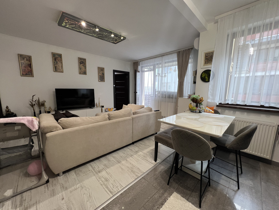 Apartament de 2 camere, 57 mp, boxa, parcare, str Sub Cetate