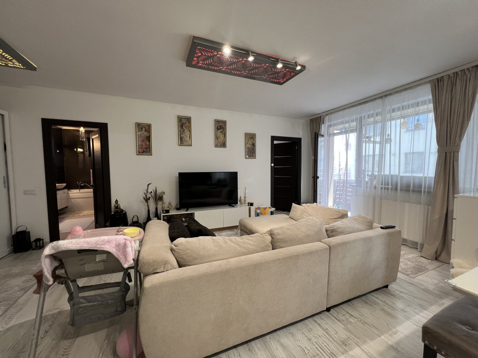 Apartament de 2 camere, 57 mp, boxa, parcare, str Sub Cetate