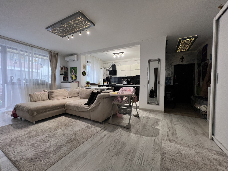 Apartament de 2 camere, 57 mp, boxa, parcare, str Sub Cetate