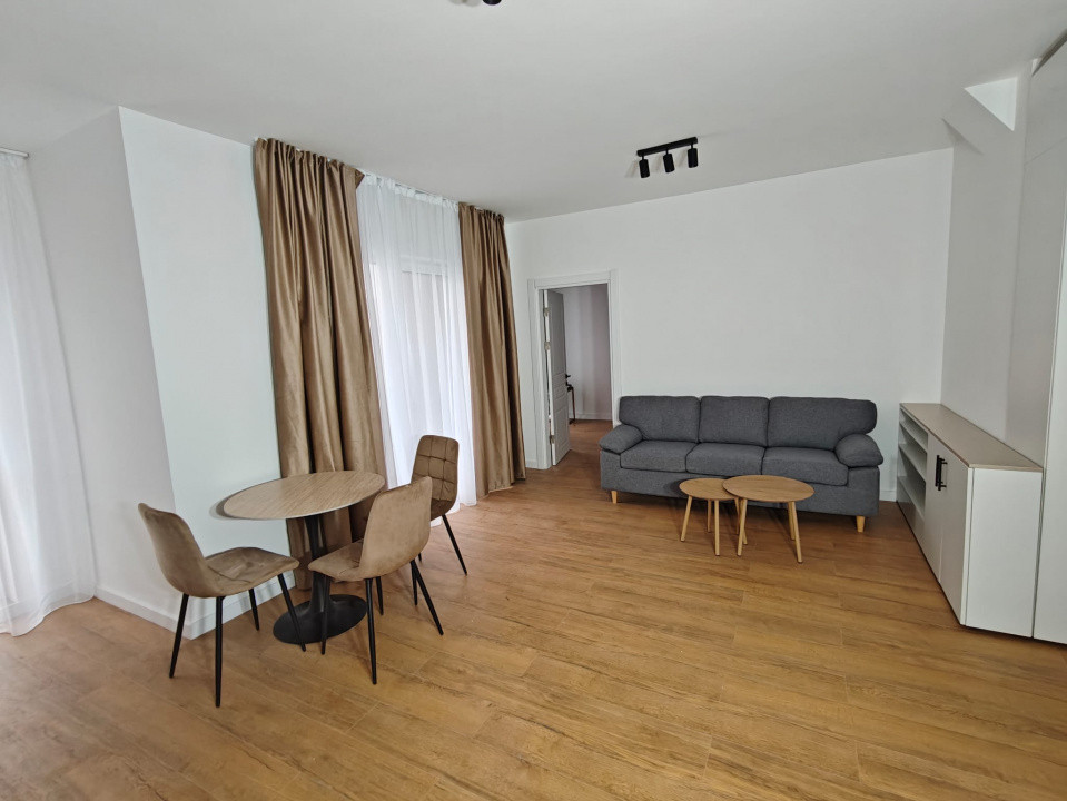 Apartament de 2 camere, 47 mp, parcare, zona Eroilor