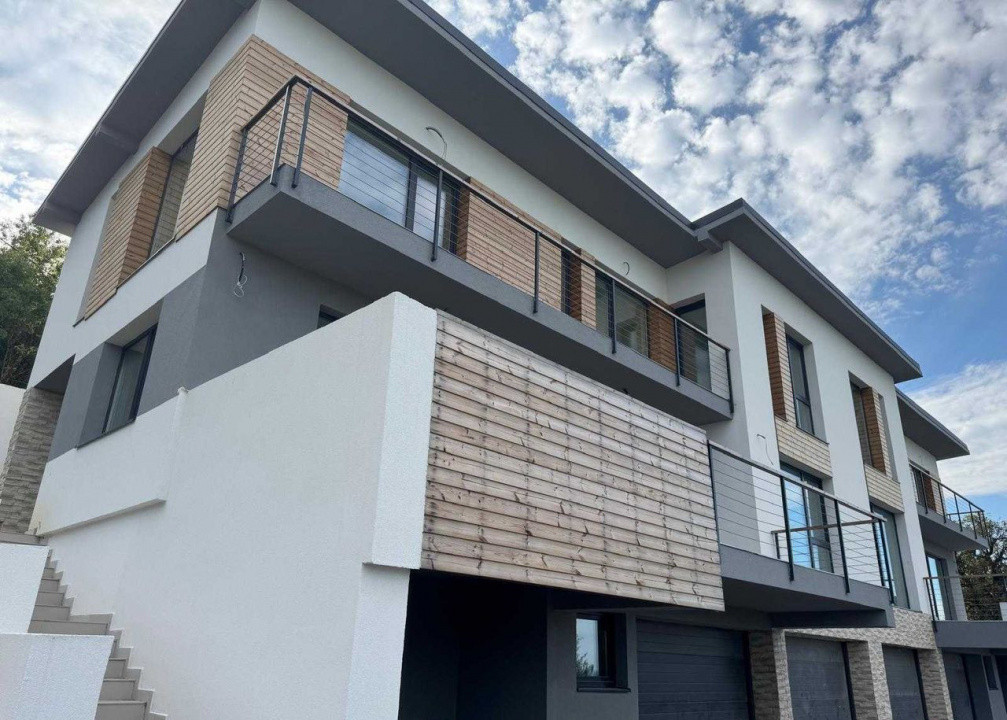 Duplex de 4 camere, 220 mp, 390 mp teren, Feleacu