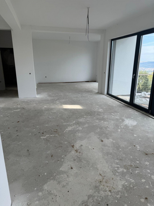 Duplex de 4 camere, 220 mp, 390 mp teren, Feleacu