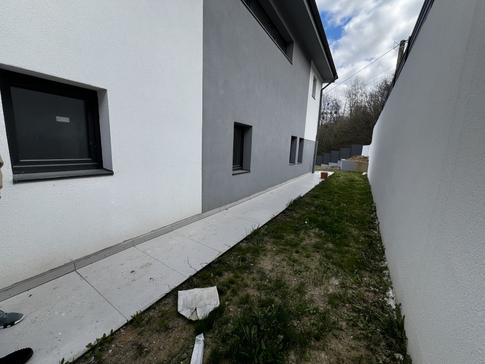 Duplex de 4 camere, 220 mp, 390 mp teren, Feleacu