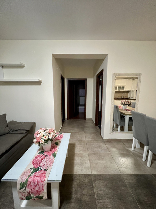 Apartament cochet de 3 camere, 61 mp, parcare, str Florilor