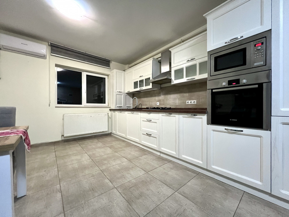 Apartament cochet de 3 camere, 61 mp, parcare, str Florilor