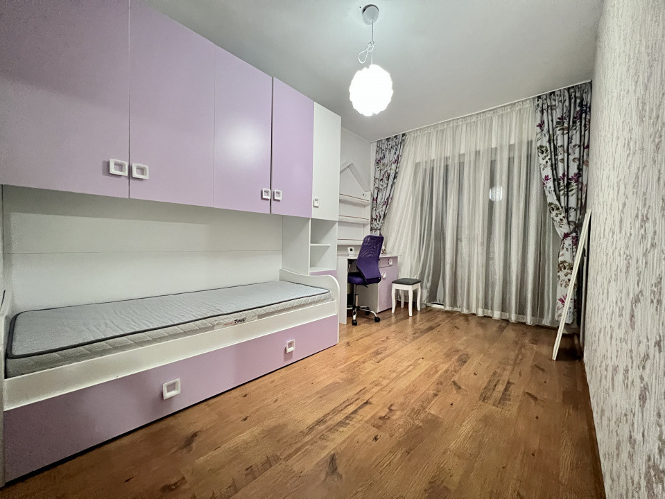 Apartament cochet de 3 camere, 61 mp, parcare, str Florilor