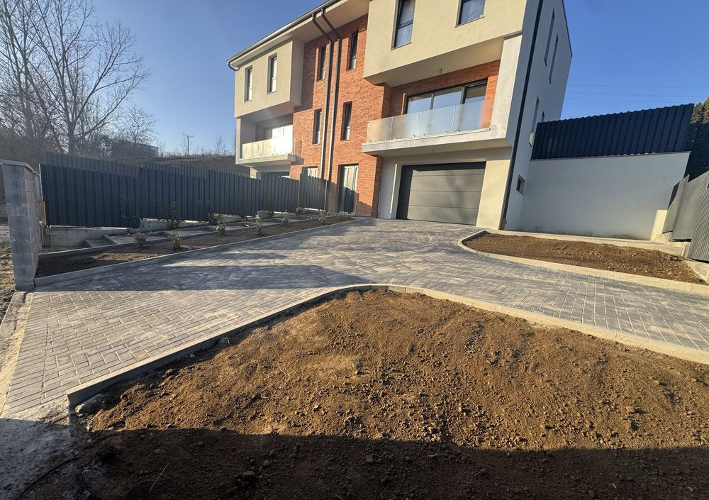 Duplex de 4 camere, 190 mp, garaj,  Tauti