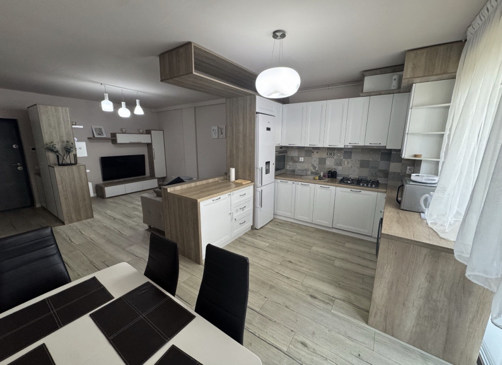 Apartament de 2 camere, 57 mp, parcare, Zona Vivo