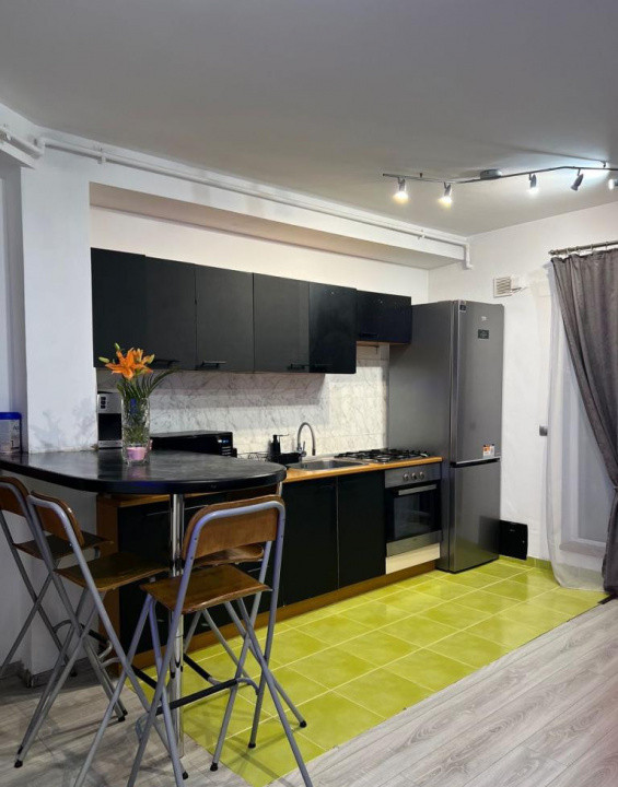 Apartament IDEAL PENTRU INVESTITIE, parcare, str Eroilor