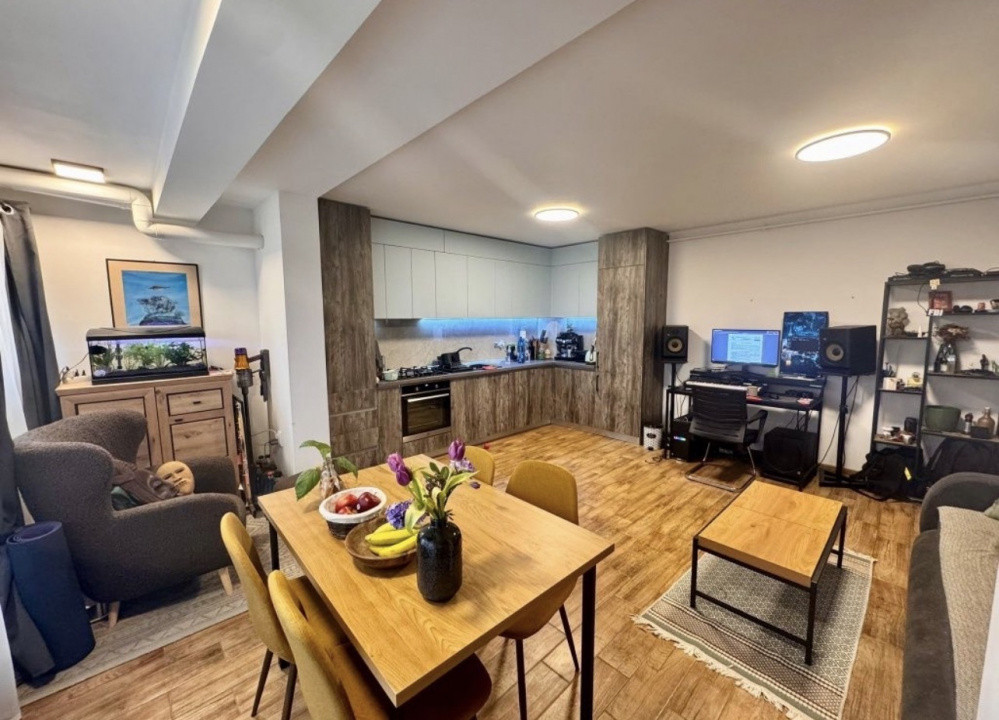 Apartament de 2 Camere, 50mp, parcare,  Zona VIVO