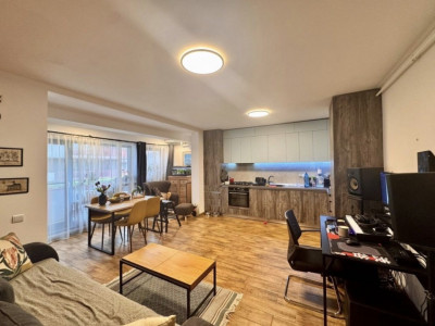 Apartament de 2 Camere, 50mp, parcare,  Zona VIVO