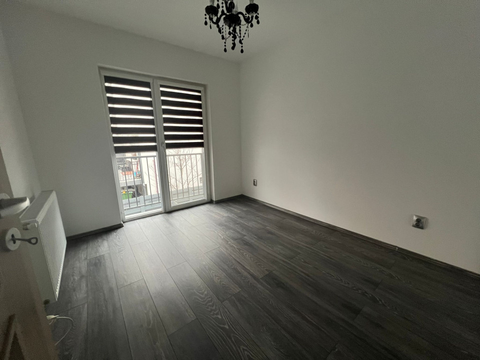 Triplex dispus pe 3 nivele, garaj subterna, zona Teilor