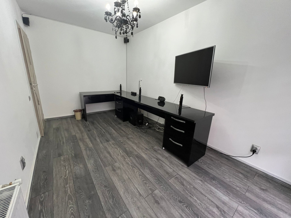 Triplex dispus pe 3 nivele, garaj subterna, zona Teilor