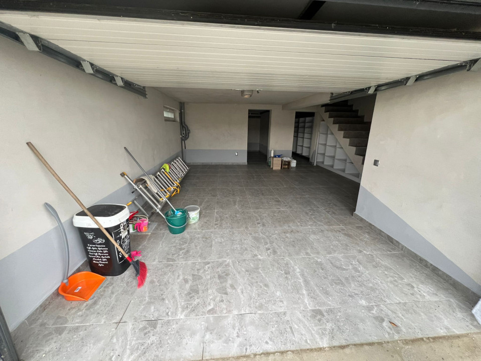 Triplex dispus pe 3 nivele, garaj subterna, zona Teilor