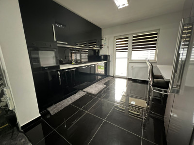 Triplex dispus pe 3 nivele, garaj subterna, zona Teilor