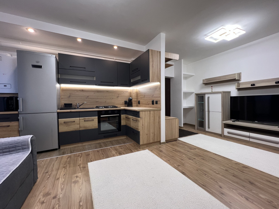 Apartament de 2 camere, totul NOU, parcare, str Stejarului