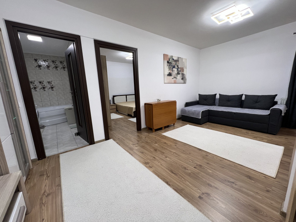 Apartament de 2 camere, totul NOU, parcare, str Stejarului