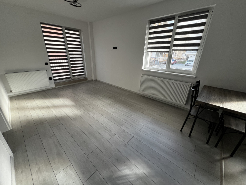 Apartament de 2 camere, 43 mp, 18 mp terasa, zona Eroilor