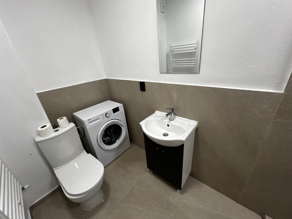 Apartament de 2 camere, 43 mp, 18 mp terasa, zona Eroilor