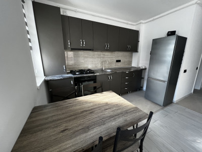 Apartament de 2 camere, 43 mp, 18 mp terasa, zona Eroilor