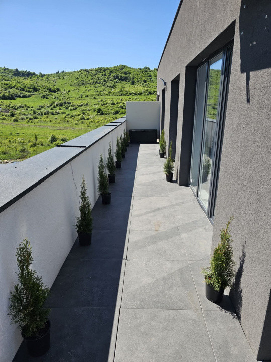 Apartament 2 Camere Decomandate, 52mp, Terasa, Zona Terra