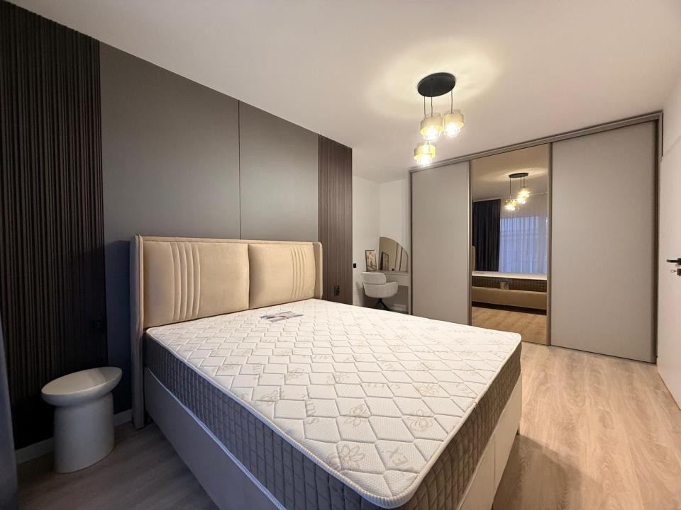 Apartament de 3 camere, 75 mp, 50 mp terasa, zona Eroilor