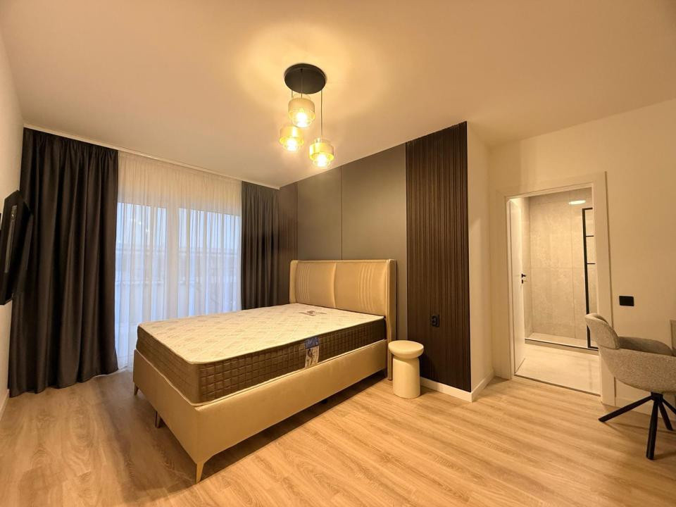 Apartament de 3 camere, 75 mp, 50 mp terasa, zona Eroilor