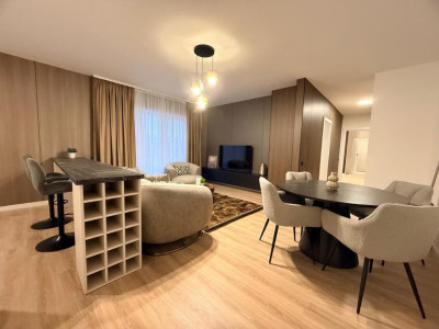 Apartament de 3 camere, 75 mp, 50 mp terasa, zona Eroilor