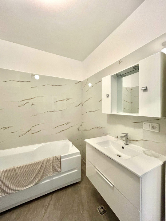 Apartament 2 Camere, 48mp, 2 Parcari, Zona Subcetate