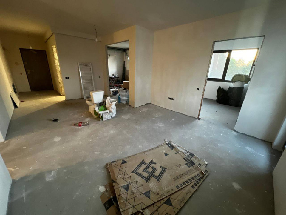 Apartament de 3 camere, 2 bai, garaj, Zona Subcetate