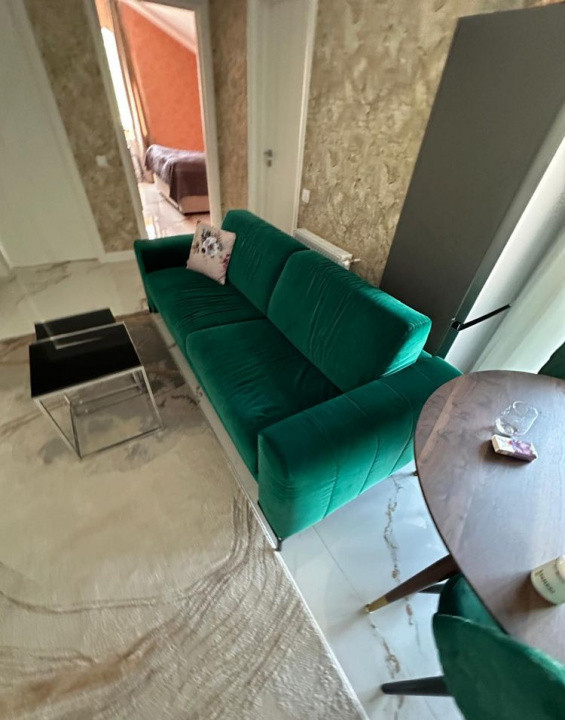 De Vanzare apartament 3 camere zona Vivo