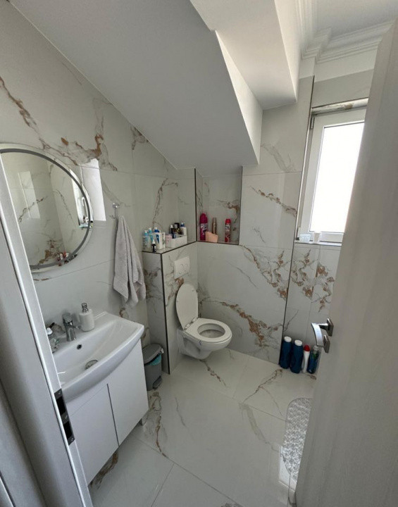 De Vanzare apartament 3 camere zona Vivo