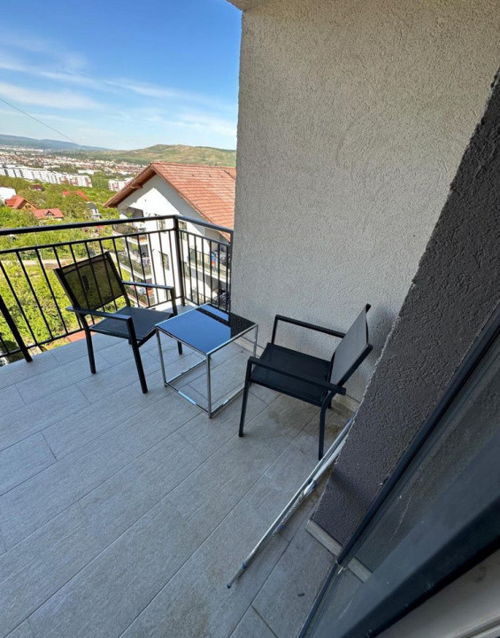 De Vanzare apartament 3 camere zona Vivo